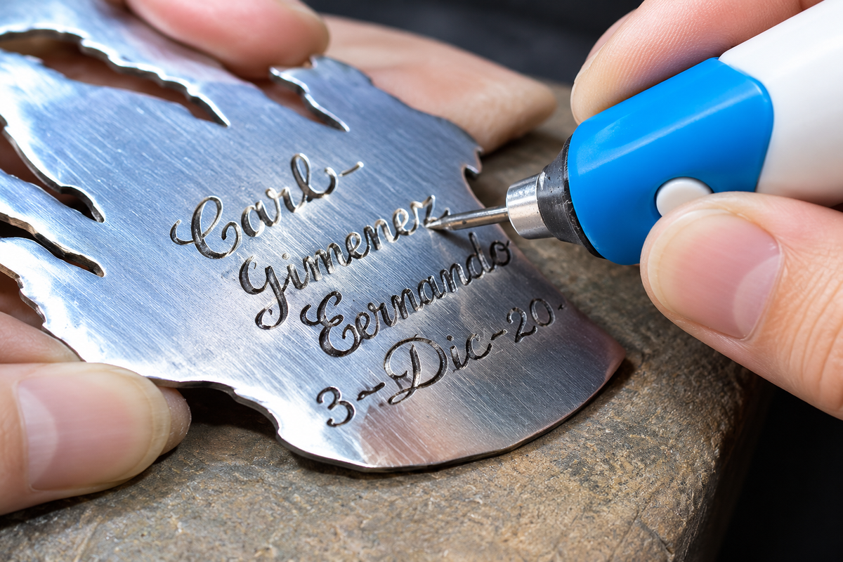 All Surface Writing Engrave Pen | Battery Operated, 2 Engraving Tips(Multicolor)
